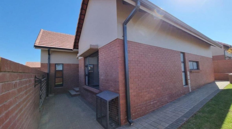 2 Bedroom Property for Sale in Wild Olive Estate Free State